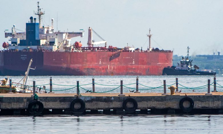 Trump says U.S. oil companies will invest billions in Venezuela