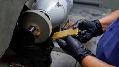 Silver and Platinum Plunge to Extend Big Spike in Volatility