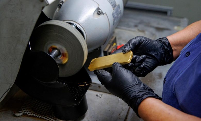 Silver and Platinum Plunge to Extend Big Spike in Volatility