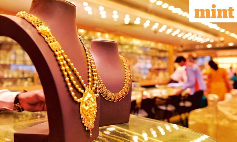 Gold, Silver Rate Today LIVE: Gold price surpasses ,000 on Trump policy uncertainty, silver price above 0 mark