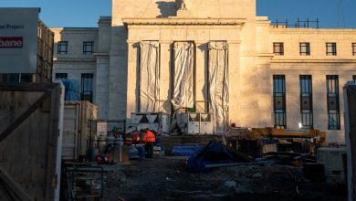 US Federal Reserve holds interest rates steady despite political pressure | Business and Economy News US Federal Reserve holds interest rates steady despite political pressure | Business and Economy News