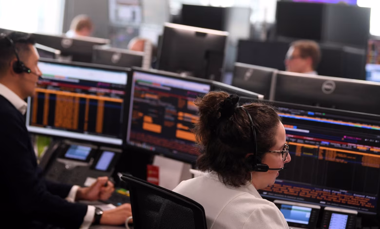 World stocks at record high as earnings hopes offset trade angst