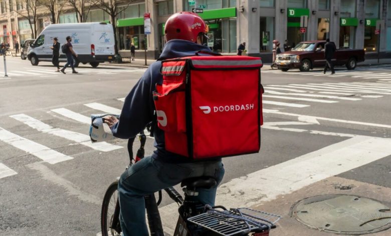 Dave Ramsey Follower Compares Deleting Food Delivery Apps To Cutting Up Credit Cards. ‘You’re Spending Double To Get Cold Food’ Dave Ramsey Follower Compares Deleting Food Delivery Apps To Cutting Up Credit Cards. ‘You’re Spending Double To Get Cold Food’