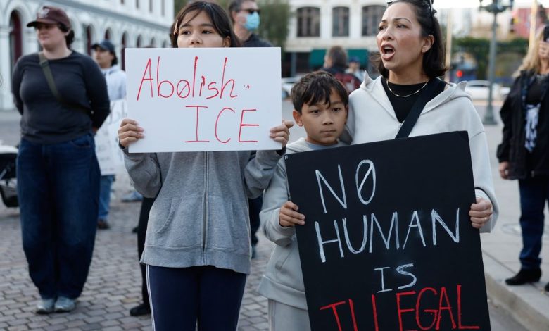 Videos show deadly Minneapolis shooting and political leaders reach different conclusions :: WRAL.com Videos show deadly Minneapolis shooting and political leaders reach different conclusions :: WRAL.com