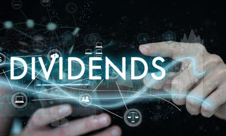 Dividend Investor Earns K a Month After 37 Years, Says He Started Investing in 1988 With Student Loans – Apple (NASDAQ:AAPL), Amazon.com (NASDAQ:AMZN)