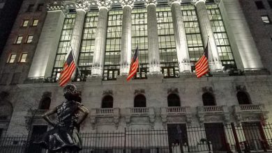 Stocks Settle Lower on Tech Weakness and Higher Bond Yields