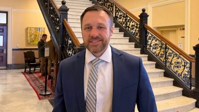 Former Maine Senate leader joins GOP field for governor