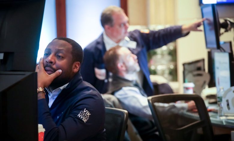 Stock Futures Slip After S&P 500, Dow Pull Back From Record Highs Stock Futures Slip After S&P 500, Dow Pull Back From Record Highs