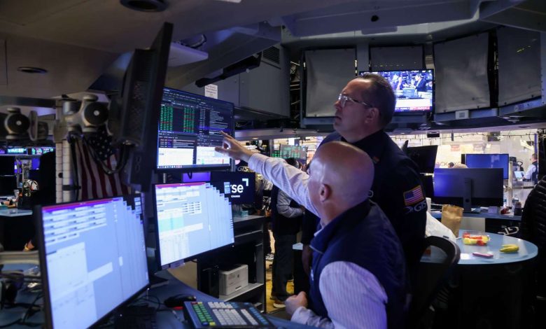 Stock Indexes Extend Gains on Eased Greenland Tensions; Dow Adds 400 Points; Gold Hits Fresh Record