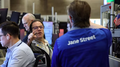 Oil falls, stocks mixed after Trump reveals plan for Venezuelan oil