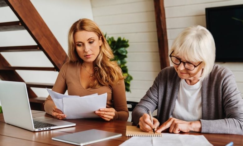 After Loaning .5K That Never Came Back, 29-Year-Old Says No To K As Mom Argues She ‘Has The Money So Why Not Help’