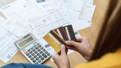 Her Mom Asked To Use Her Credit Card For One Bill. She Spent K Instead And Tanked Her Credit. ‘She Took Out A Grand And A Half At ATMs’