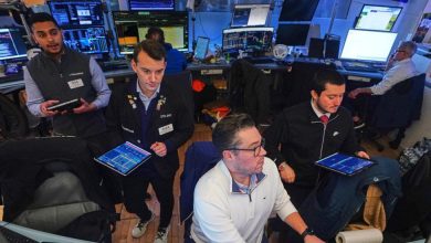 US stocks rise as gold hits another record