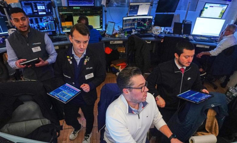 US stocks rise as gold hits another record