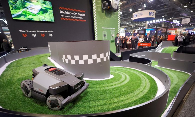 Dow, S&P 500, Nasdaq futures trade flat after Wall Street’s early 2026 rally stalls