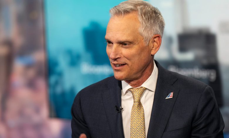 Pressure mounts on American Airlines CEO as carrier lags rivals