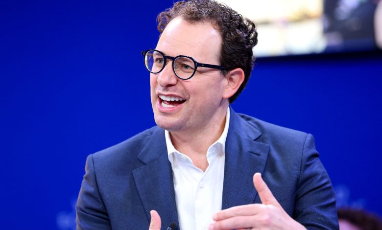 Anthropic closes  billion funding round at 0 billion valuation