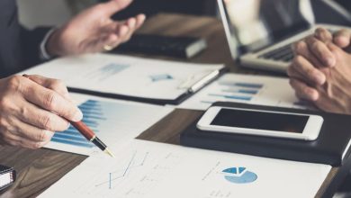 Robinhood Weighs Trump Accounts Role And SpaceX IPO Access Versus Valuation