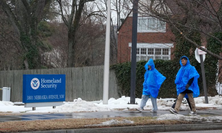 Partial government shutdown drags on amid immigration oversight battle Partial government shutdown drags on amid immigration oversight battle