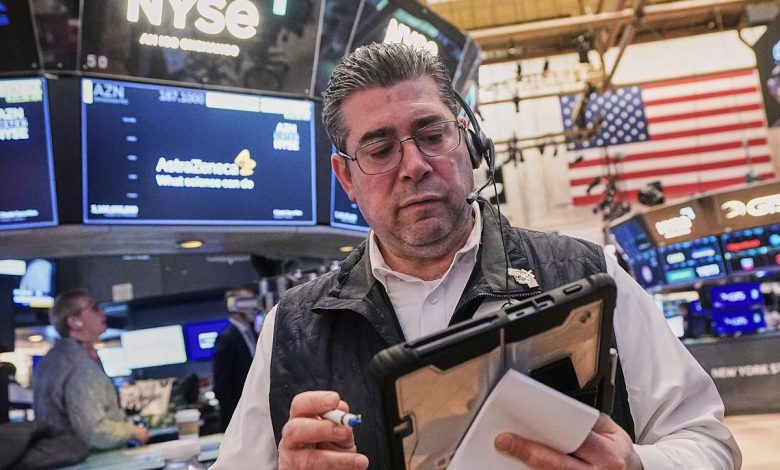 Dow, Nasdaq, S&P 500 fall as investors digest flood of tech earnings, government shutdown
