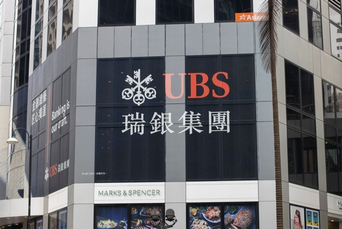 Weaker Dollar Plus High Valuations and Policy Disruptions, Capital May Continue to Flow Overseas