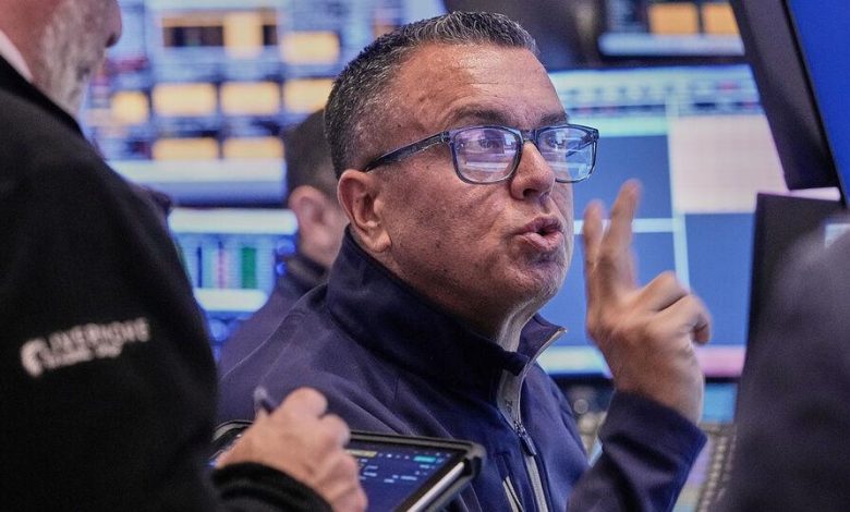 Drops for tech stocks and bad news on the US job market hit Wall Street as bitcoin plunges | News