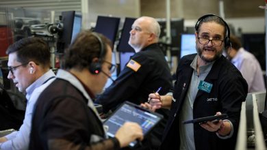 Wall Street Drops as AI Worries Hit Tech Stocks