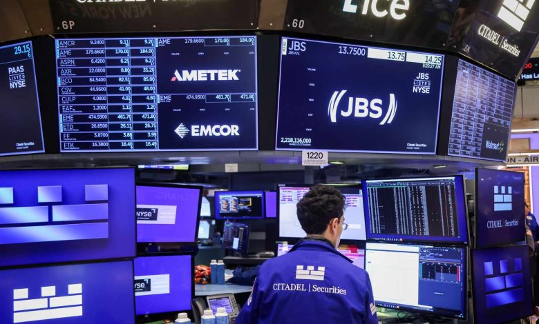 Futures Point Higher After Dow Snaps 3-Session Winning Streak; Cisco Systems, AppLovin Shares Sink After Earnings