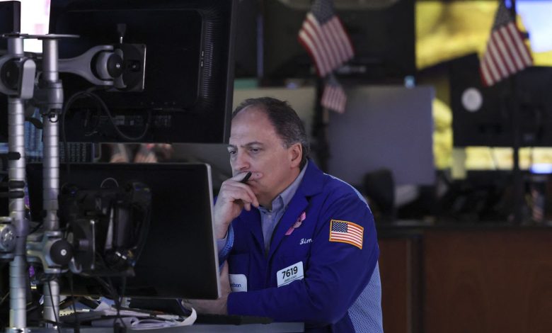 Stocks Rise in Volatile Session To Start Week of Inflation, GDP Data