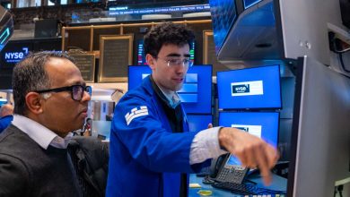 Major Indexes Plummet Amid Tariff Uncertainty; Dow Sheds 700 Points; Bitcoin Drops, Safe-Haven Gold Rises