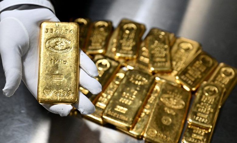 Slump in commodities rattles global markets