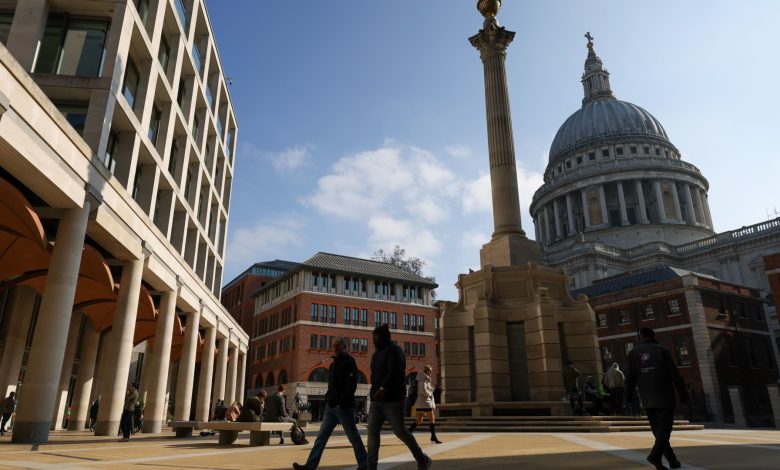 FTSE 100, UK stocks defensive stocks amid Middle East conflict