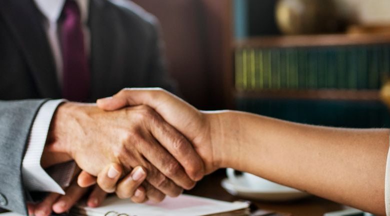 A Look At Service Corporation International’s Valuation After Earnings Miss Dividend Declaration And Insider Sale