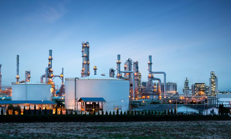 The energy conflict in the Middle East has eased, oil prices have retreated, U.S. stock futures remain weak, and gold stabilized at ,660 after a sharp decline.