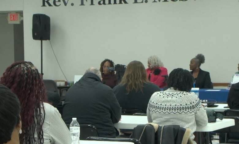 Focus on mind, body, and politics at Bloomington-Normal NAACP expo Focus on mind, body, and politics at Bloomington-Normal NAACP expo