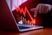 Gold Eyes Worst Month Against Oil Since 1973; Mining Stocks Slump Most Since 2008