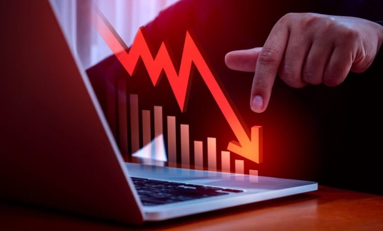 Gold Eyes Worst Month Against Oil Since 1973; Mining Stocks Slump Most Since 2008