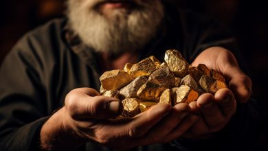 Agnico Eagle Mines Limited (AEM) Rating Cut at Erste Group From Buy to Hold Amid Margin Pressure