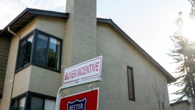 There are now nearly 50% more home sellers than buyers as mismatch widens to a record 630,000