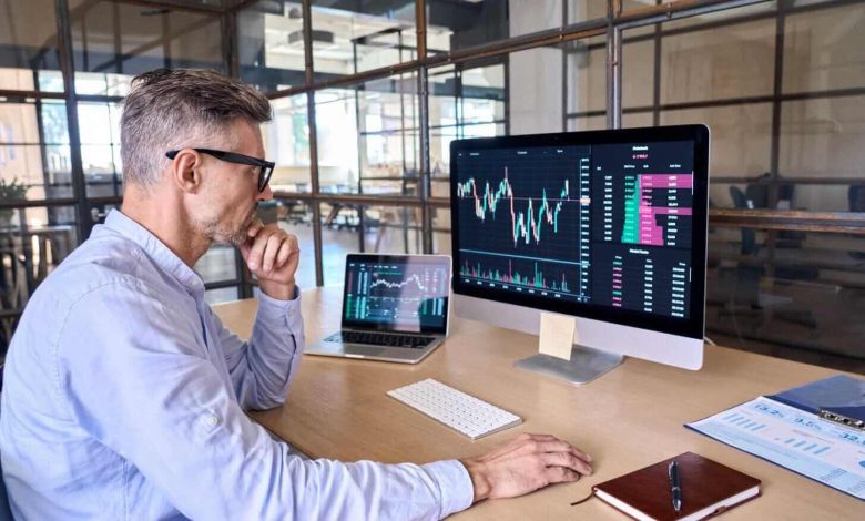 Nikkei 225 Futures Pull Back After Record Highs as Traders Watch Key Support at 54,250