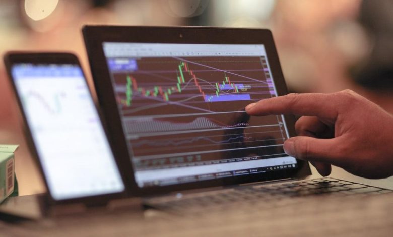 FTSE 100 Climbs as Energy and Mining Stocks Shine