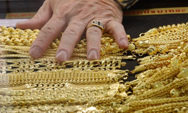 With gold sinking and Bitcoin swaying, Iran war is reshaping safe-haven bets With gold sinking and Bitcoin swaying, Iran war is reshaping safe-haven bets