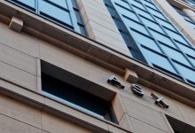 Aussie stocks seesaw as oil hovers near $US100 a barrel