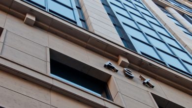 Aussie stocks seesaw as oil hovers near $US100 a barrel