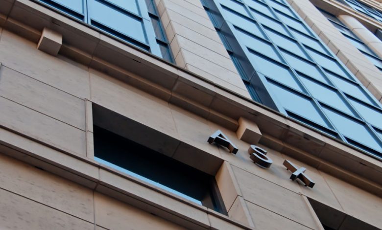 Aussie stocks seesaw as oil hovers near $US100 a barrel