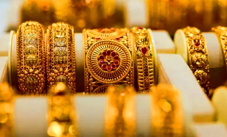 Gold prices drop sharply in global market