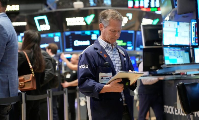 US stocks trim much of an early drop as market remains twitchy after oil spikes to nearly 0 US stocks trim much of an early drop as market remains twitchy after oil spikes to nearly 0