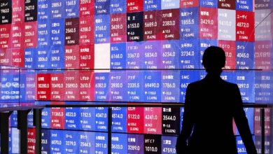 World stocks hold near record highs, oil keeps below US0 on peace deal hopes