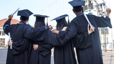 AI fears may drive more young adults to grad school, reports show