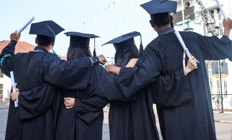 AI fears may drive more young adults to grad school, reports show